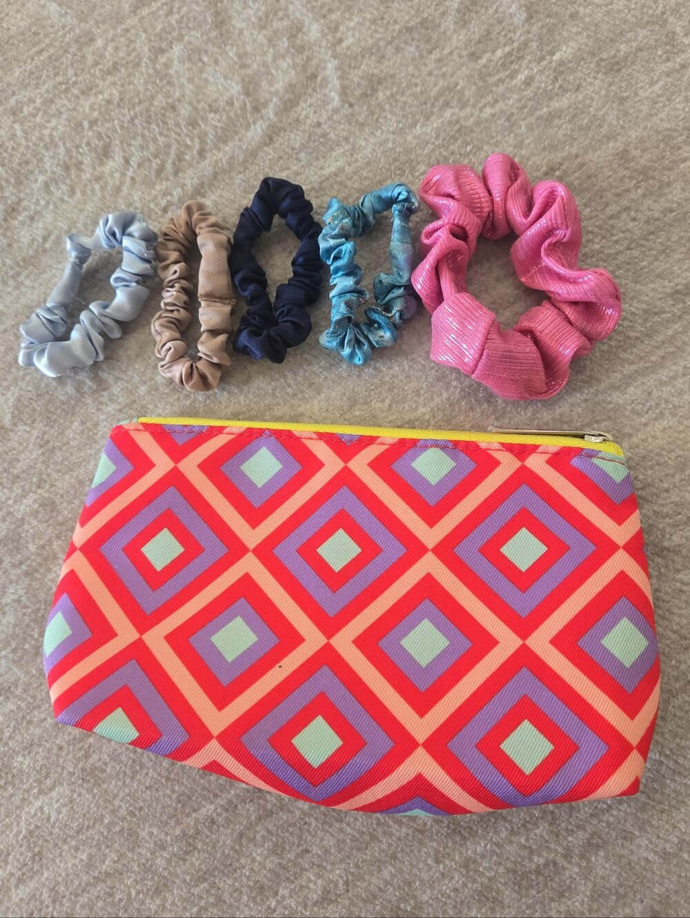 Clinique Cosmetic Pouch + Scrunchie Bundle
